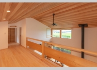 吹き抜けの上は広いフリースペース
子供部屋は将来的に２つに分けられます